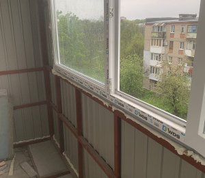 Установка рамы на балкон
