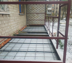 Как построить балкон в квартире