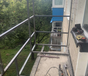 Зварювальні роботи на балконі